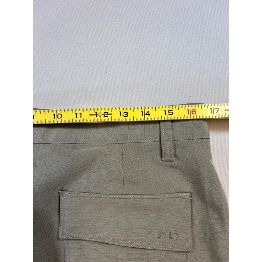 BYLT Kinetic Short Mens 33 9" Khaki Green Hybrid Water Resistant Golf Athleisure - Picture 4 of 9